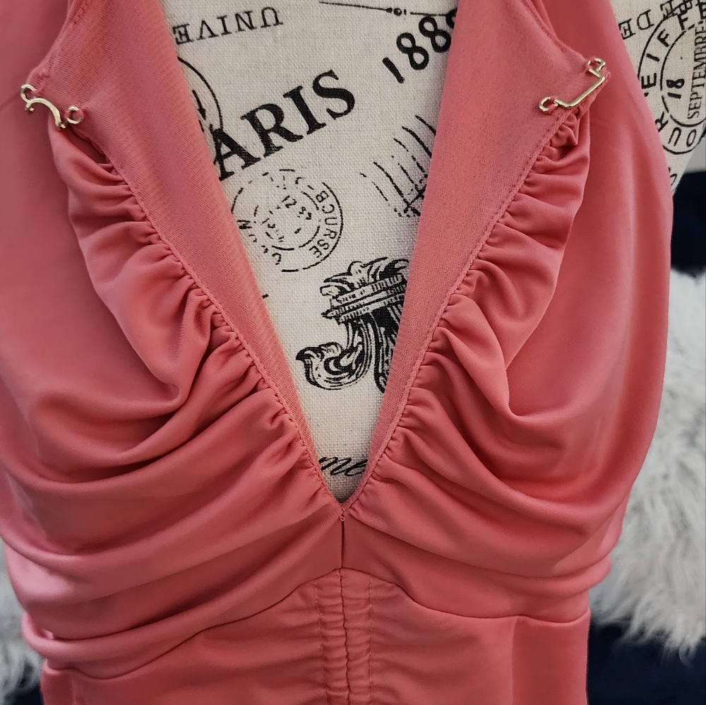 Closet Clear Out- Coral 2 piece skirt set, super flattering - Picture 8 of 10